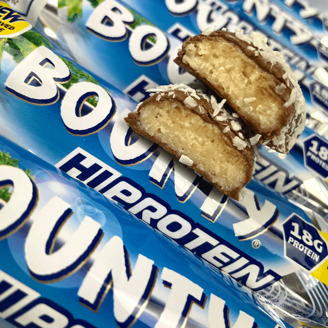 Bounty Hi Protein Riegel (12 x 52 g), proteinreicher Energiesnack mit Milchschokolade und Kokosnuss, 18 g Protein